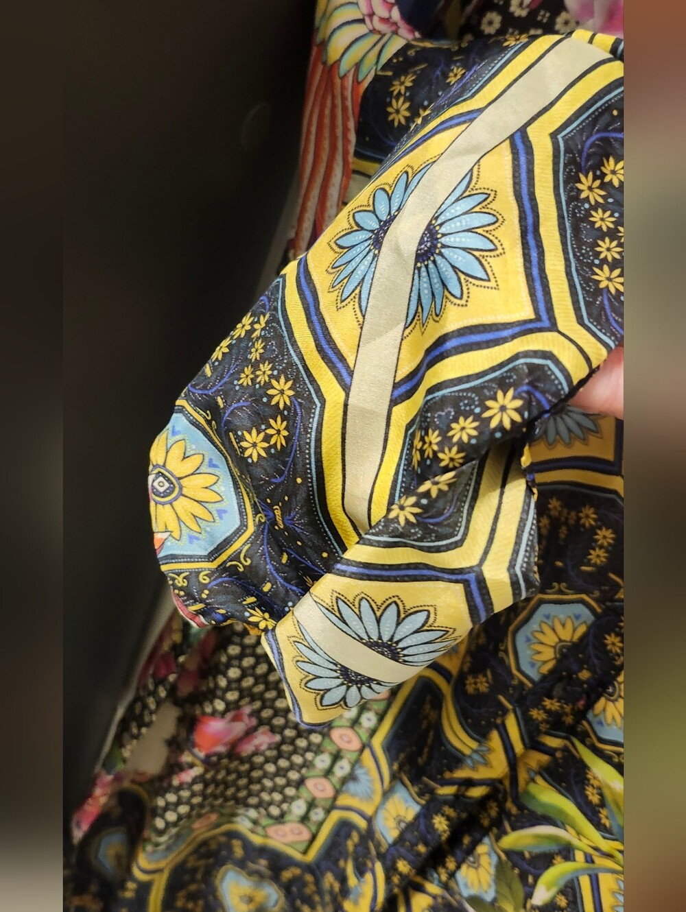 Johnny Was $298 Fagan Josie 100% Silk Blouse Size S Multicolor Flower Print - Picture 3 of 5